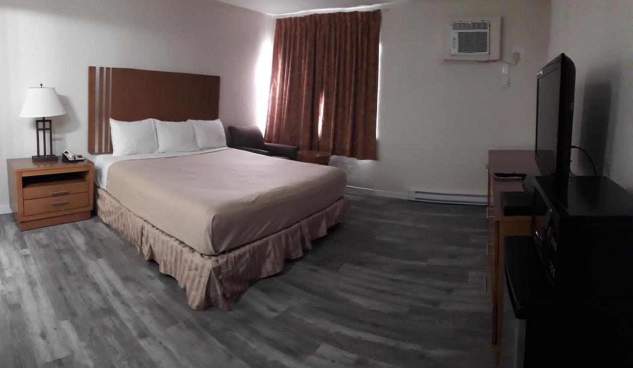 North Star Inn & Suites Принс Джордж Екстериор снимка